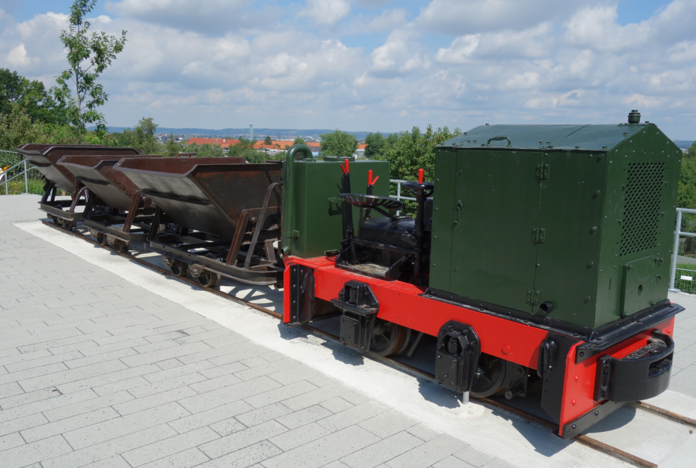 Trümmerbahn Feldbahn Denkmal Dresdner Südpark Südhöhe