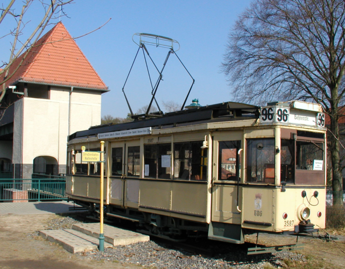 Mitteleinstiegs-Straßenbahn-Triebwagen TM36 Denkmal – Stahnsdorf 14532