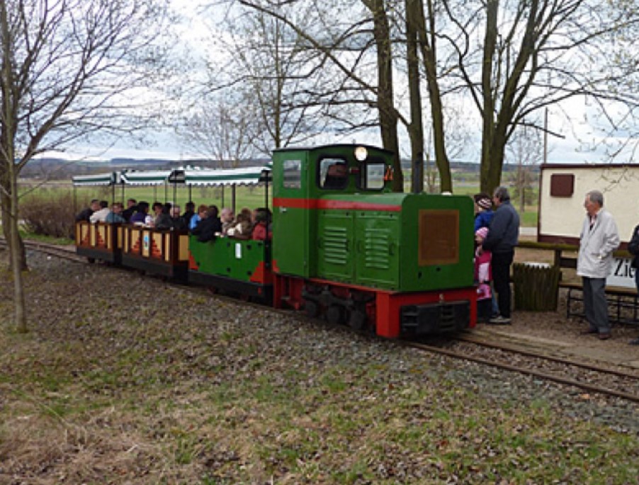 Freizeitgelände „Alte Ziegelei“ (Feldbahn) – Niederwürschnitz 09399