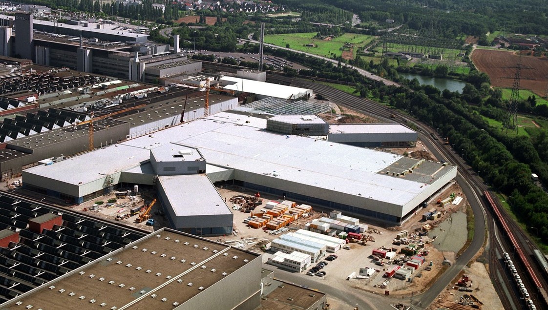 Opel Automobile GmbH	Bahnhofsplatz (n. ö. EVU) – Rüsselsheim 65423