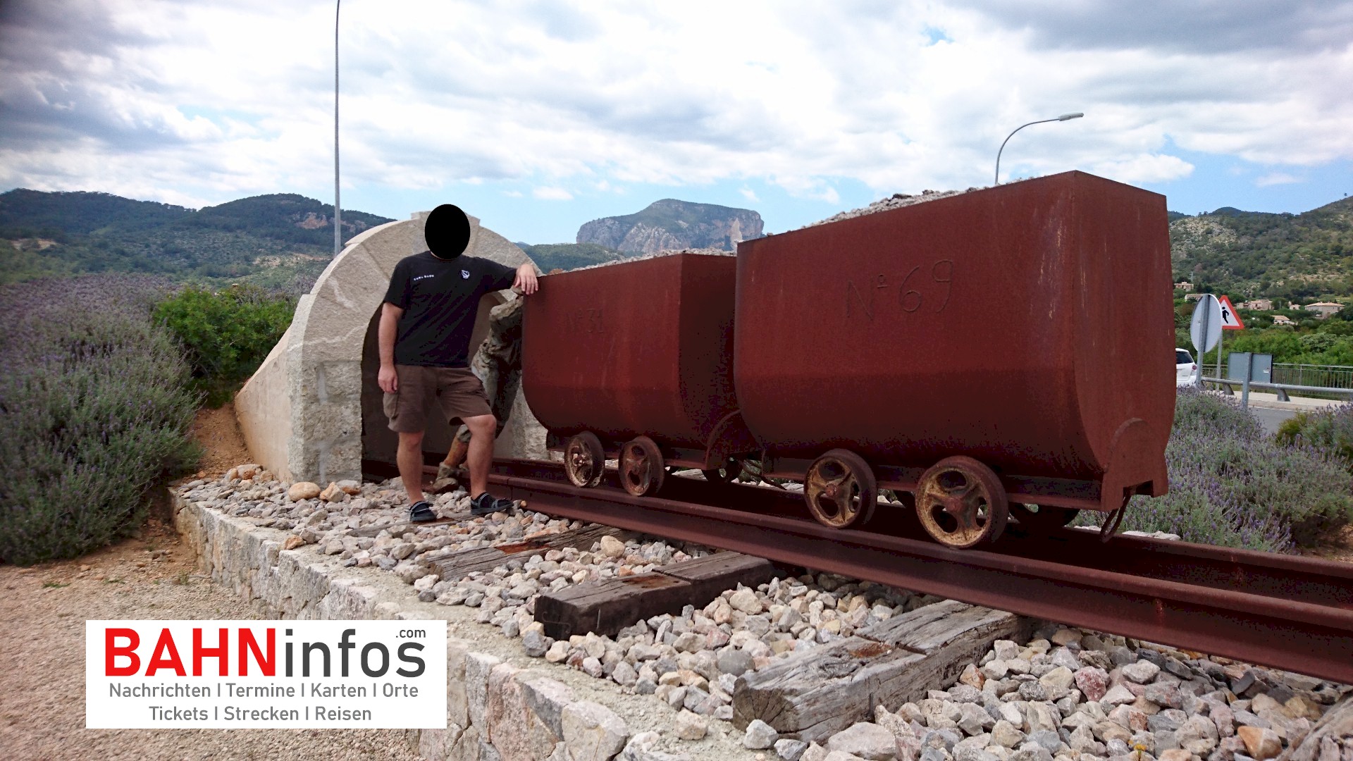 Grubenbahn-Denkmal Grubenhunt Loren (Feldbahn) – Lloseta/Mallorca 07360 (E)