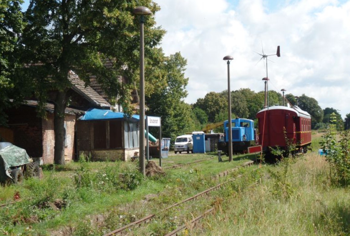 Historische Fahrzeuge am Schulzendorf Bahnhof – Wriezen 16269