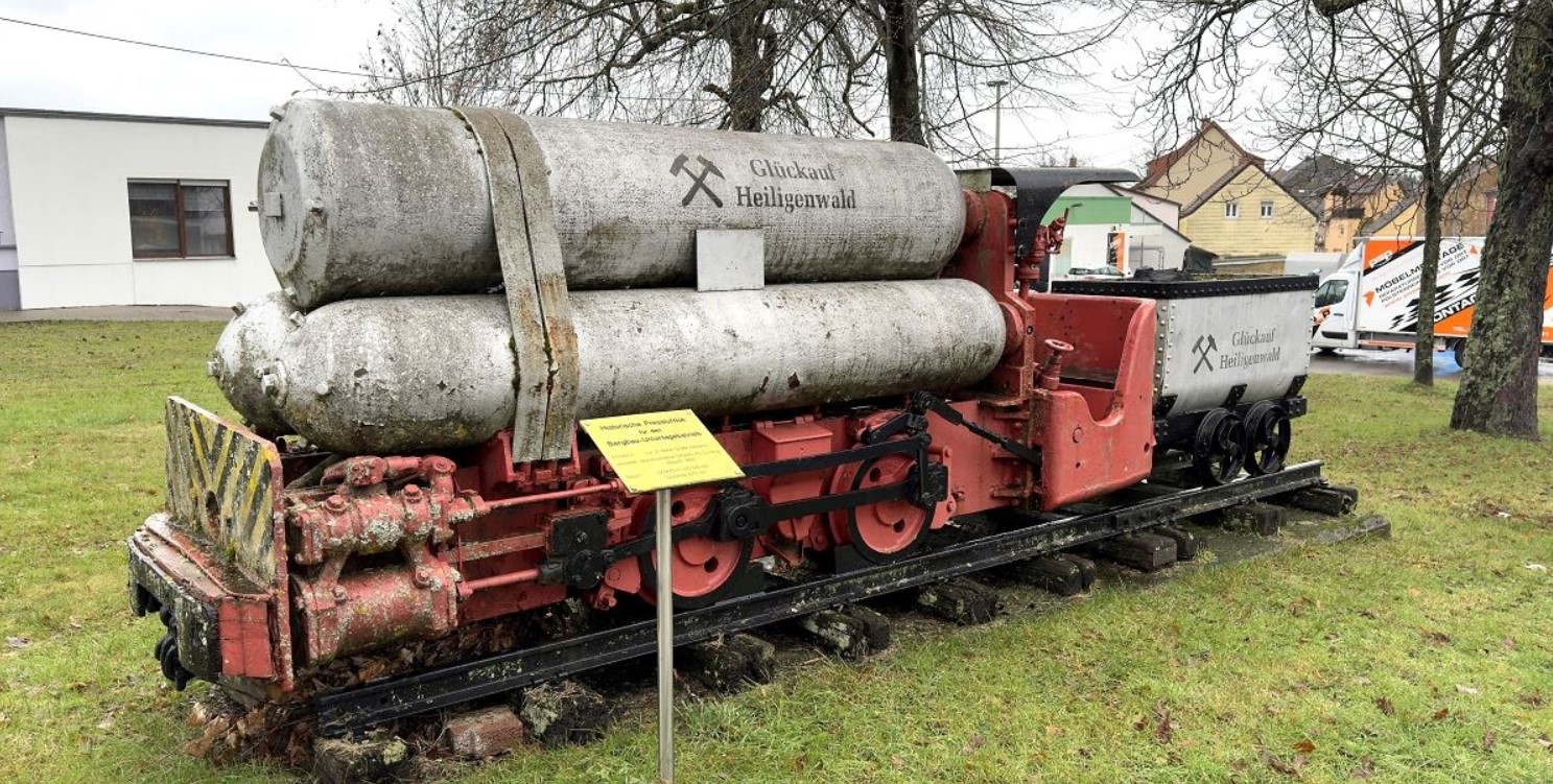 Denkmal Pressluftlok Demag FNr. 2103/1938 – Schiffweiler 66578 (Feldbahn)