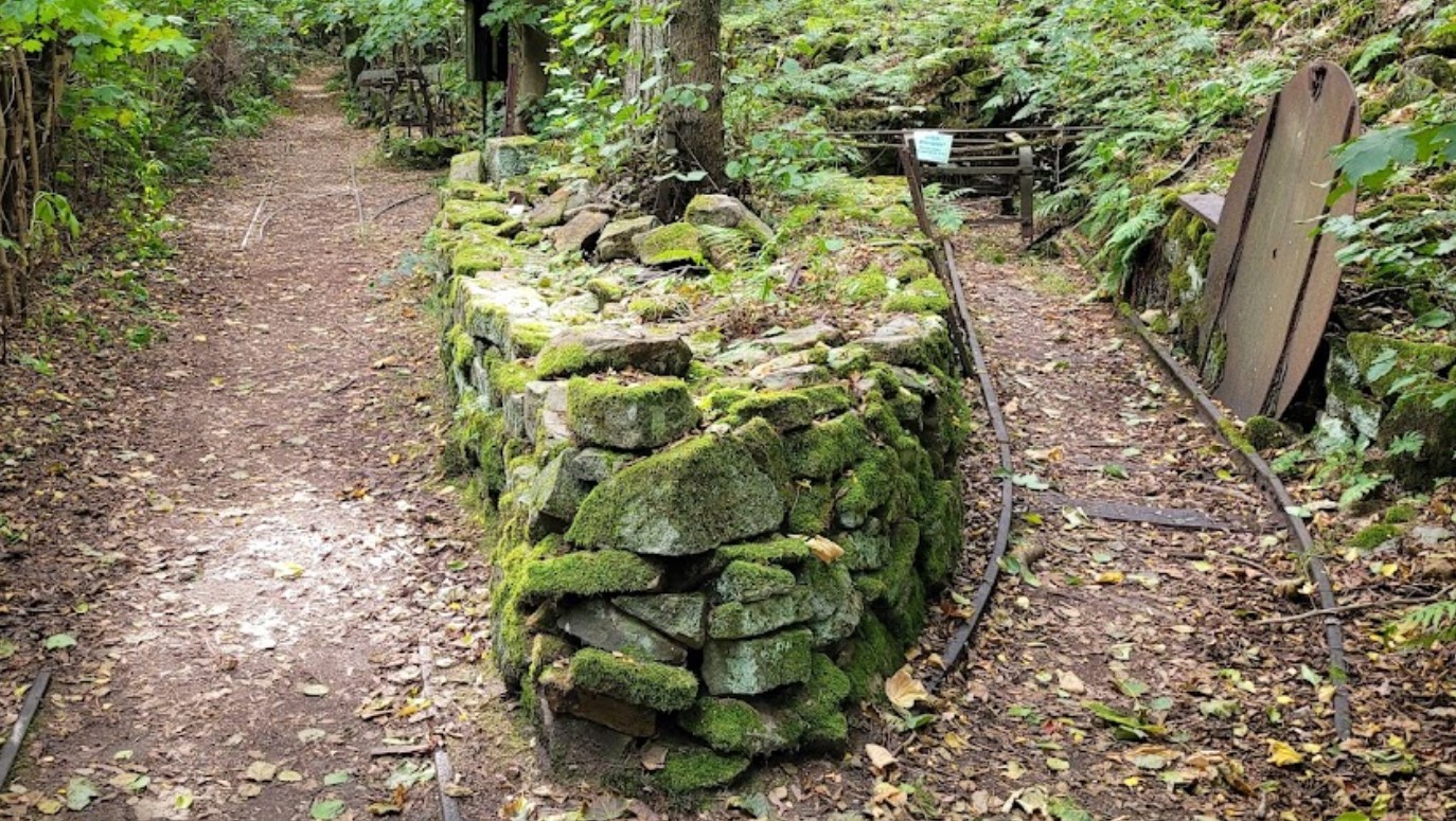 Steinbruchpfad Exponate Feldbahn – Stadt Wehlen 01829