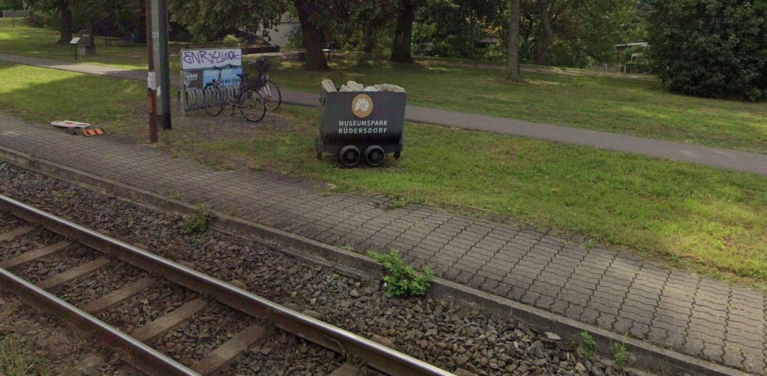 Denkmal Grubenhunt Förderwagen Lore (Feldbahn) – Rüdersdorf bei Berlin 15562