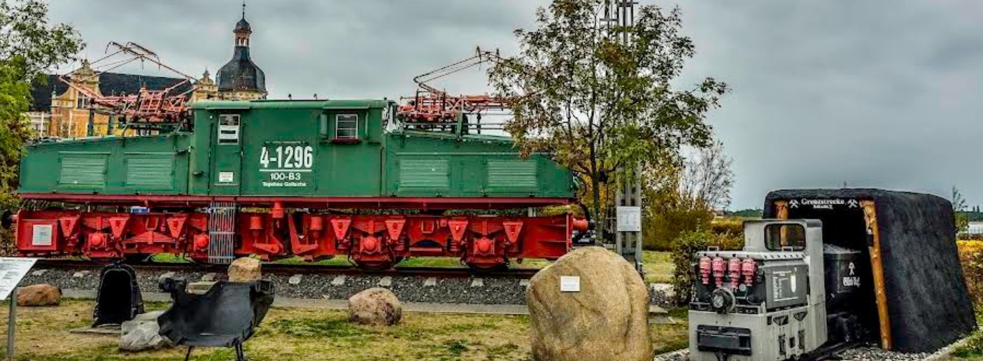 Denkmal Tagebau E-Lok 4-1296 & Grubenbahn-Lok (Feldbahn) – Bitterfeld-Wolfen 06749