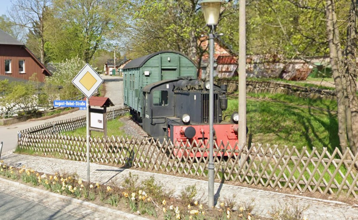 Denkmal Rangierlok 100 953-9 BMAG Köf II – Beierfeld 08344